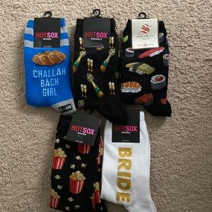 5 pairs of Hotsox. Never worn